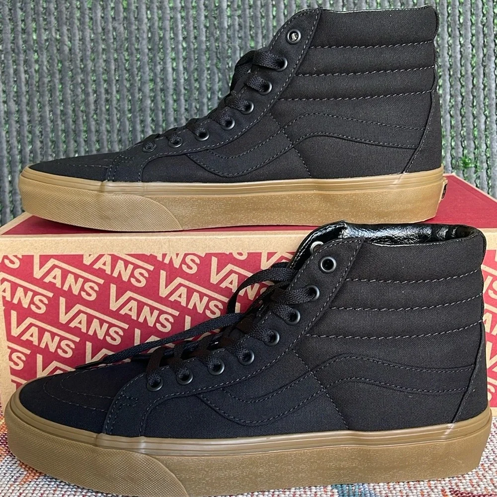 Vans WMNS Sk8-Hi Reissue (Canvas Gum) Black/Lghtgm
VN0A2XSBL0D
Sneakers - Picture 2 of 16